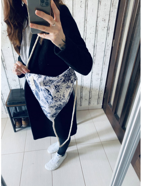 Ľudový ruksačik modrotlač na bielom podklade