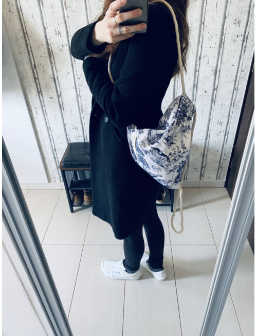 Ľudový ruksačik modrotlač na bielom podklade