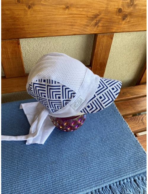 Biela dierková pirátka so šiltom na uzol HUGO