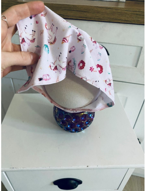 Vzorovaná úpletová šatka LORY so šiltom - na pevno