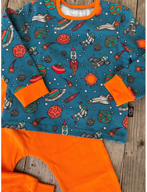 Detské pyžamko s rastúcimi manžetami VESMÍR - klasik strih