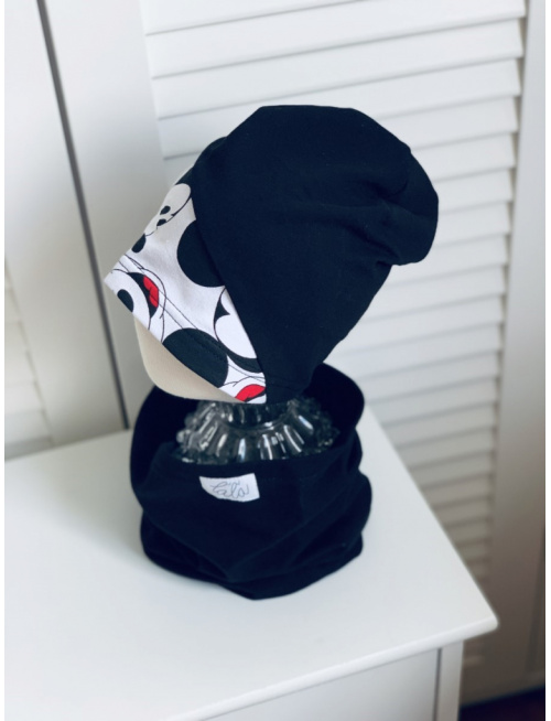 Šmolko čiapka so vzorovaným prestrihom