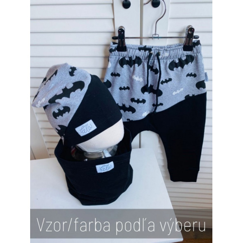 Šmolko čiapka so vzorovaným prestrihom