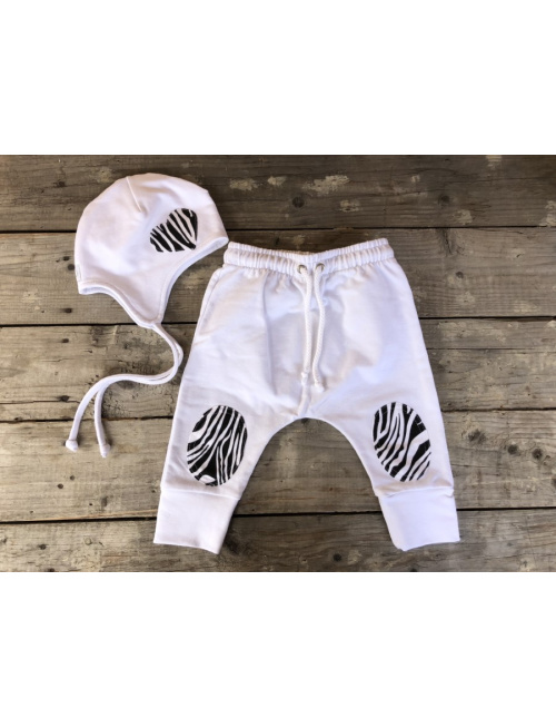 Tepláková ušiačka so vzorovaným srdiečkom