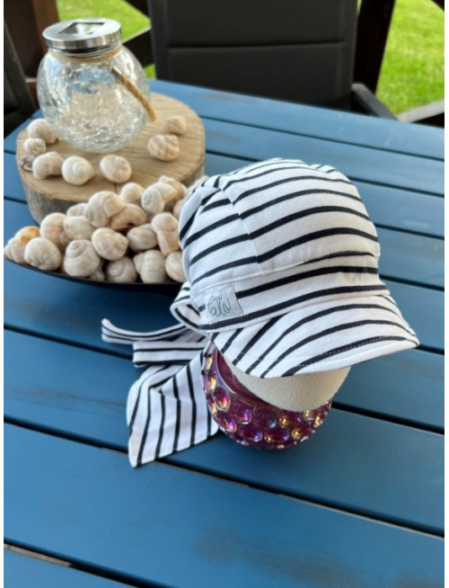 Pirátka so šiltom na viazanie - vzorovaná - úplet