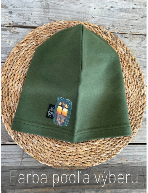 Jednofarebná šmolko čiapka s aplikáciou Chrobáčik J - jednovrstvová