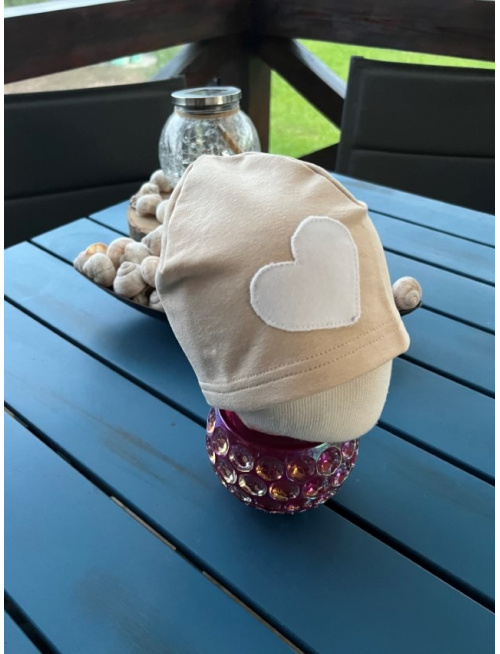 Jednofarebná plytká čiapka s inofarebným srdiečkom - jednovrstvová
