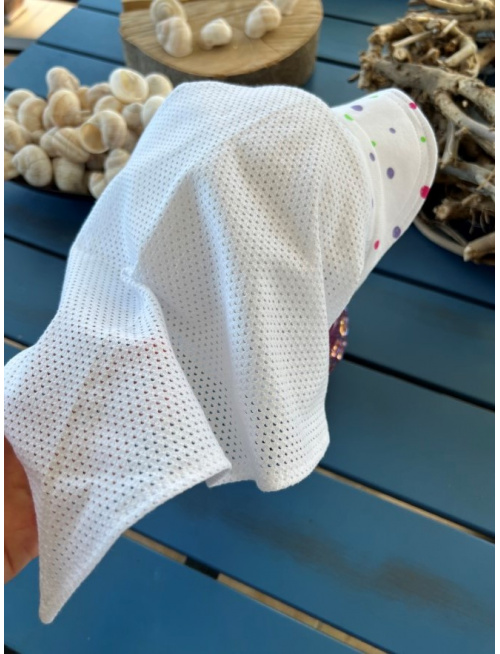 Biela dierková šatka LORY so šiltom - na pevno