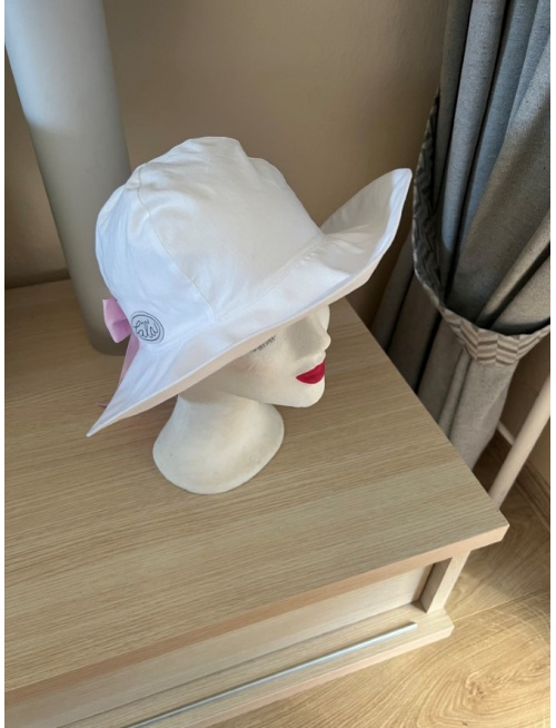 Rastúci elegantný klobúk na copík