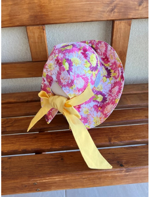 Rastúci elegantný klobúk na copík