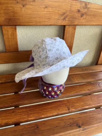 Rastúci elegantný klobúk LADY