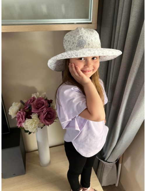 Rastúci elegantný klobúk LADY