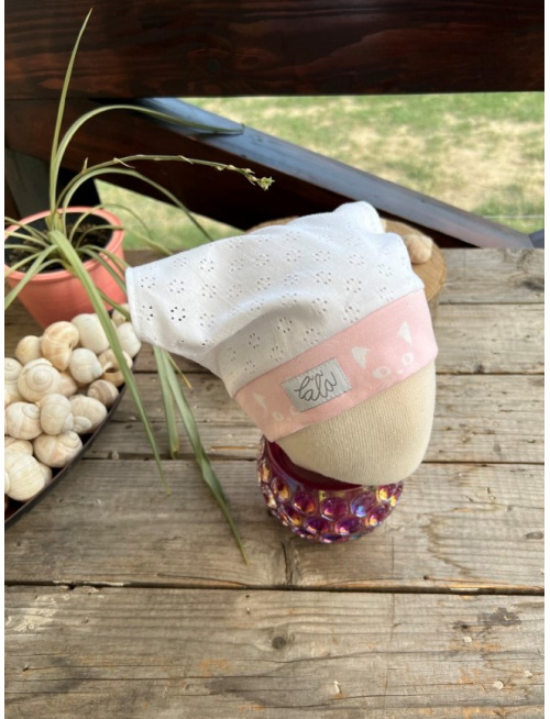 Dierková šatka LORY bez šiltu na pevno - Mačička biela - LEN DO VYPREDANIA ZÁSOB