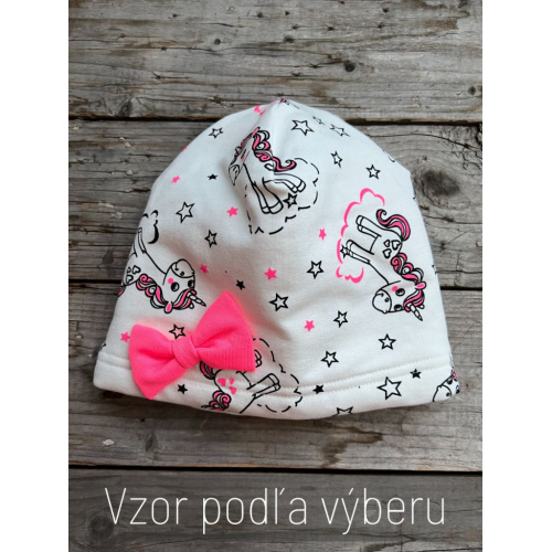 Vzorovaná šmolko čiapka s mašličkou - podšitá barančekom