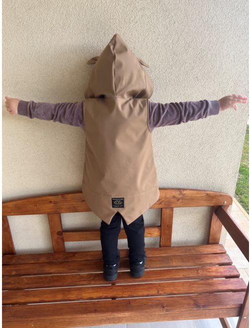 Rastúca softshell vesta so stojačikovou kapucňou - DOMI s uškami - jeseň/ZIMA