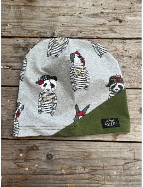 Šmolko čiapka so vzorovaným prestrihom