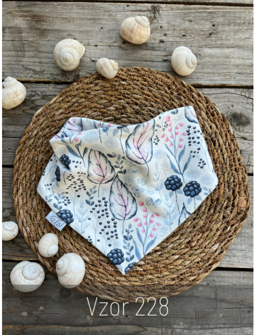 Úpletový trojuholníkový nákrčník - vzorovaný