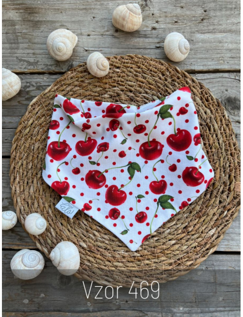 Úpletový trojuholníkový nákrčník - vzorovaný