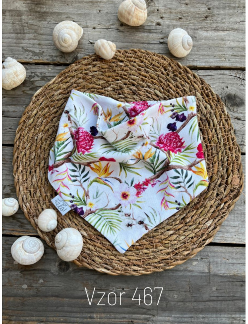 Úpletový trojuholníkový nákrčník - vzorovaný