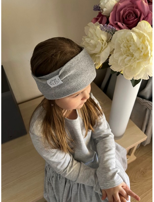 Rebro čelenka ROVNÁ - stredne sivý melír