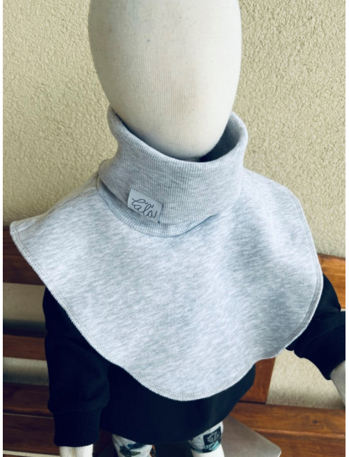 Rebro-počes rolákový nákrčník