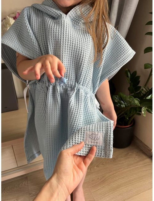 Detské vaflové pončo s uškami podľa výberu - belaso modré