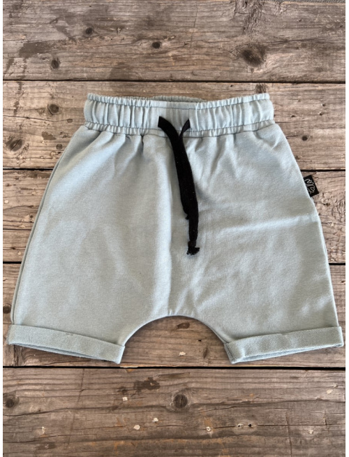 Krátke pudláče s funkčnou šnúrkou v páse - holubie