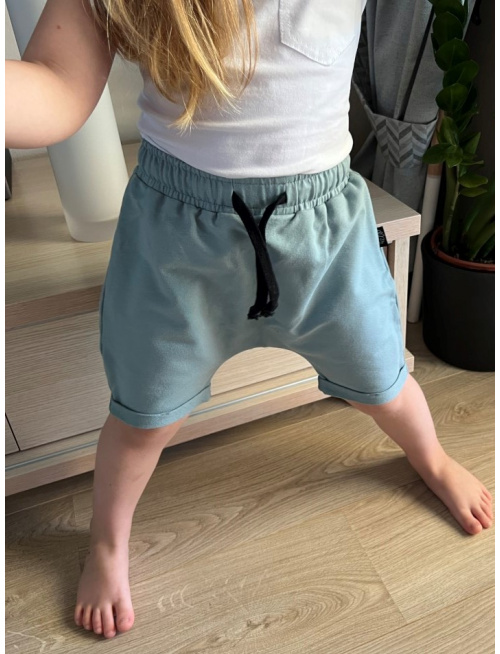 Krátke pudláče s funkčnou šnúrkou v páse - holubie