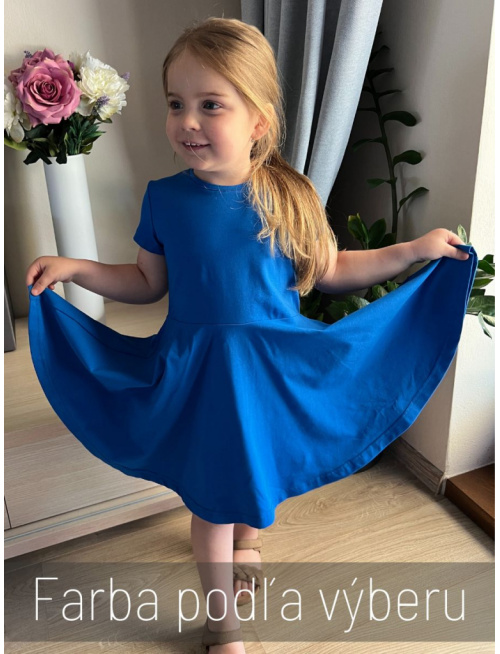 Úpletové šaty s kruhovou sukňou a krátkym rukávom Lucia - jednofarebné