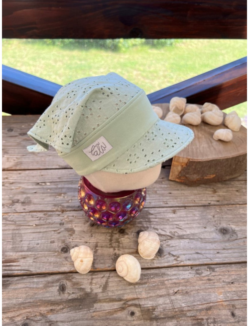 Madeirová šatka LORY na pevno so šiltom - úplet - hrachová zelená