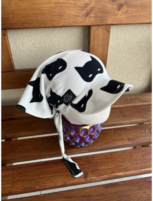 Vzorovaná úpletová šatka so šiltom na viazanie SUMMER - Batman - LEN DO VYPREDANIA