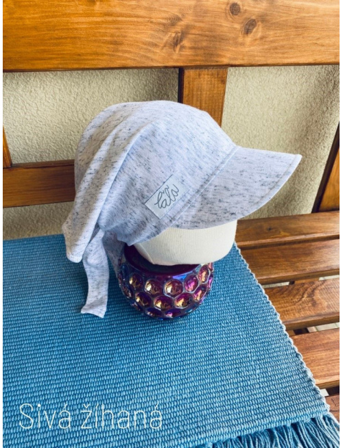 Úpletová šatka so šiltom na viazanie SUMMER - sivá žíhaná - LEN DO VYPREDANIA ZÁSOB