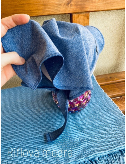 Úpletová šatka so šiltom na viazanie SUMMER - riflová modrá - LEN DO VYPREDANIA ZÁSOB