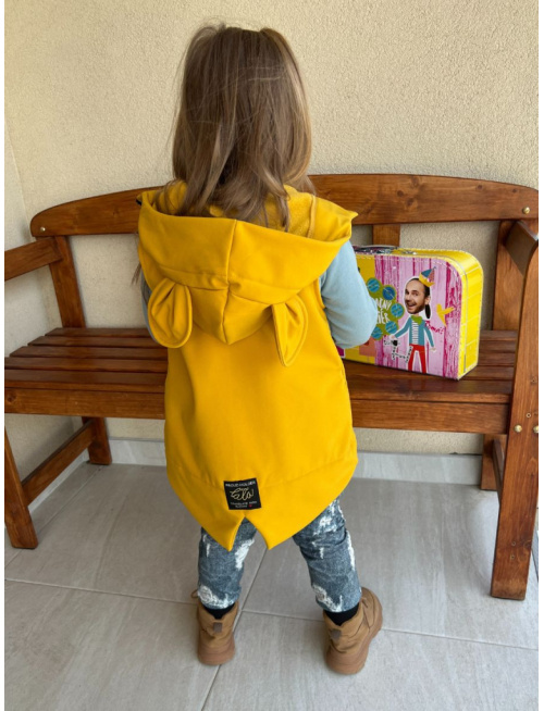 Rastúca softshell vesta so stojačikovou kapucňou - DOMI s uškami - jeseň/ZIMA