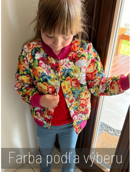 Podšitá bomber bundička z kvetovaného prešiváku