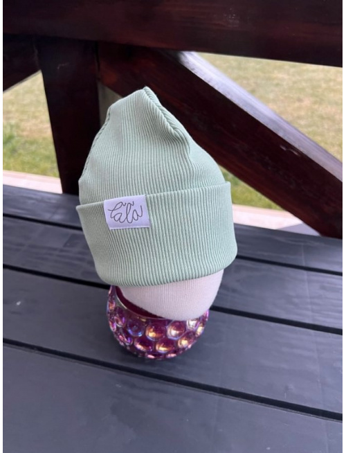 Rebro PLYTKÁ čiapka - hrachová