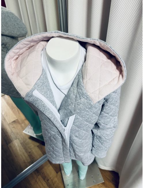 Rastúci kabátik so šikmozipsom - prešívaná teplákovina