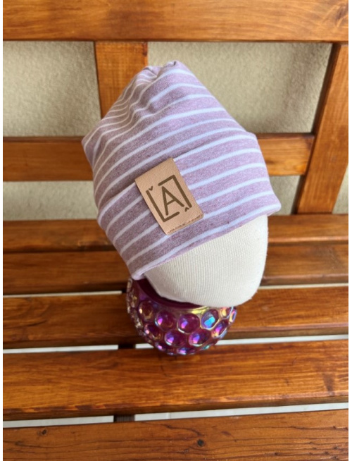 Žíhaná čiapka s vyhnutým lemom