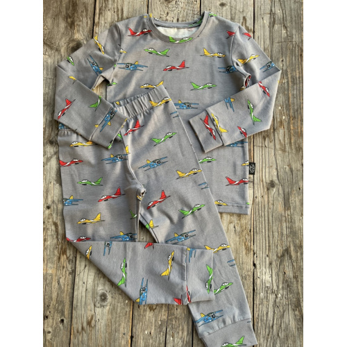 Detské pyžamko LIETADLÁ NA SIVOM - klasik strih
