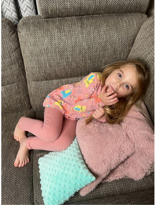 Detské pyžamko s rastúcimi manžetami SLONÍKY NA STARORUŽOVEJ - tunikový strih