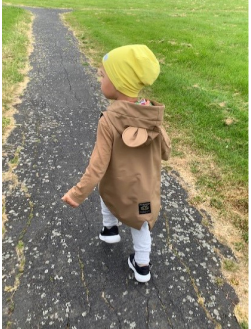 Rastúca softshell vesta so stojačikovou kapucňou - DOMI s uškami - jeseň/ZIMA