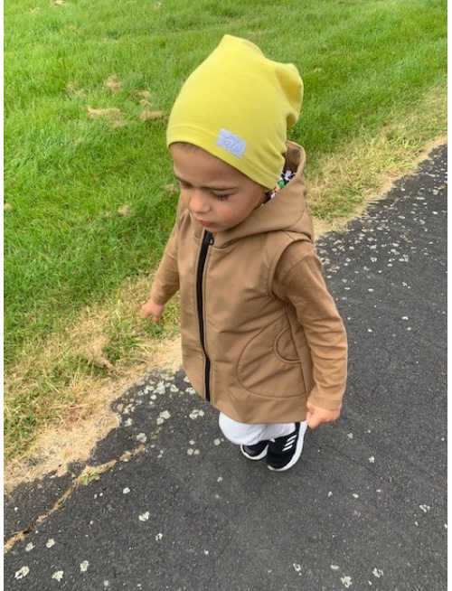 Rastúca softshell vesta so stojačikovou kapucňou - DOMI s uškami - jeseň/ZIMA