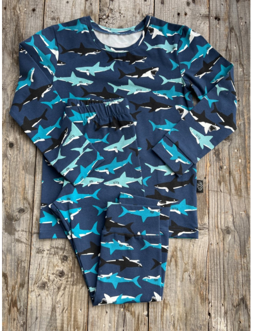 Detské pyžamko s rastúcimi manžetami ŽRALOK NA TMAVOMODREJ - klasik strih