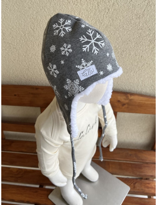 Zimná ušiačka z počesu podšitá barančekom - vločky - len do vypredania zásob