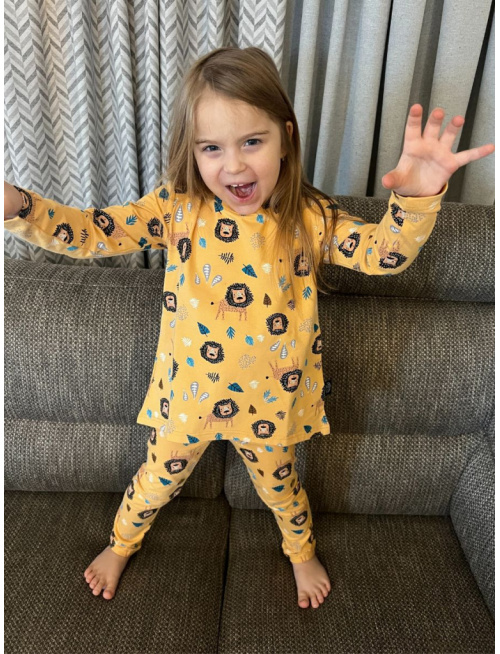 Detské pyžamko s rastúcimi manžetami Levík na horčicovej - tunikový strih