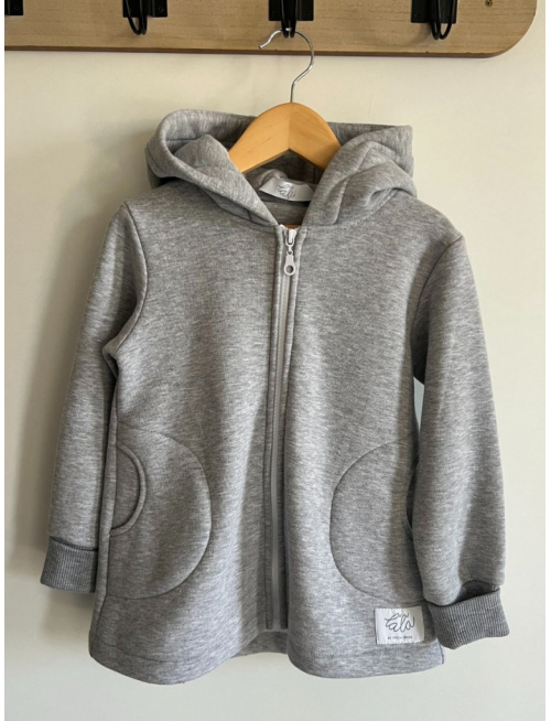 Rastúci kabátik RIO - hladko v páse - počesaná teplákovina - stredne sivý melír - POSLEDNÝ KUS