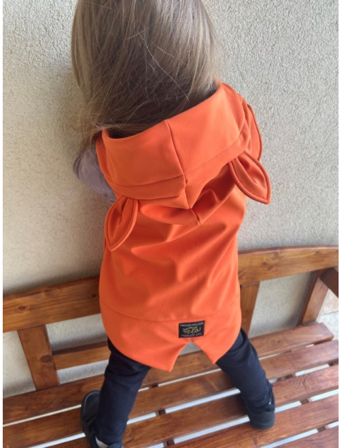 Rastúca softshell vesta so stojačikovou kapucňou - DOMI s uškami - jeseň/ZIMA
