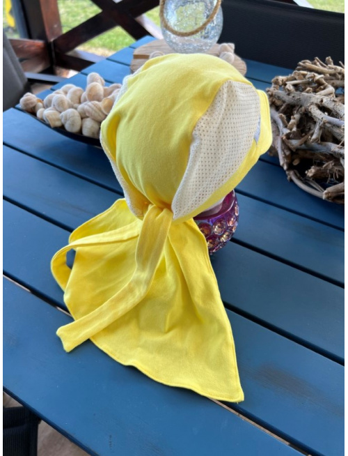 Pirátka so šiltom na viazanie - kombinovaná - ŽLTÁ