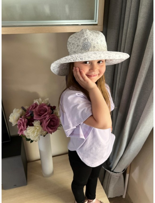 Rastúci elegantný klobúk LADY