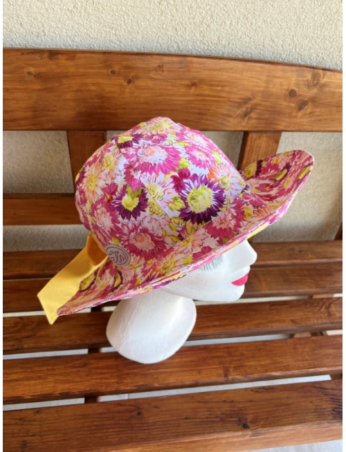 Rastúci elegantný klobúk na copík